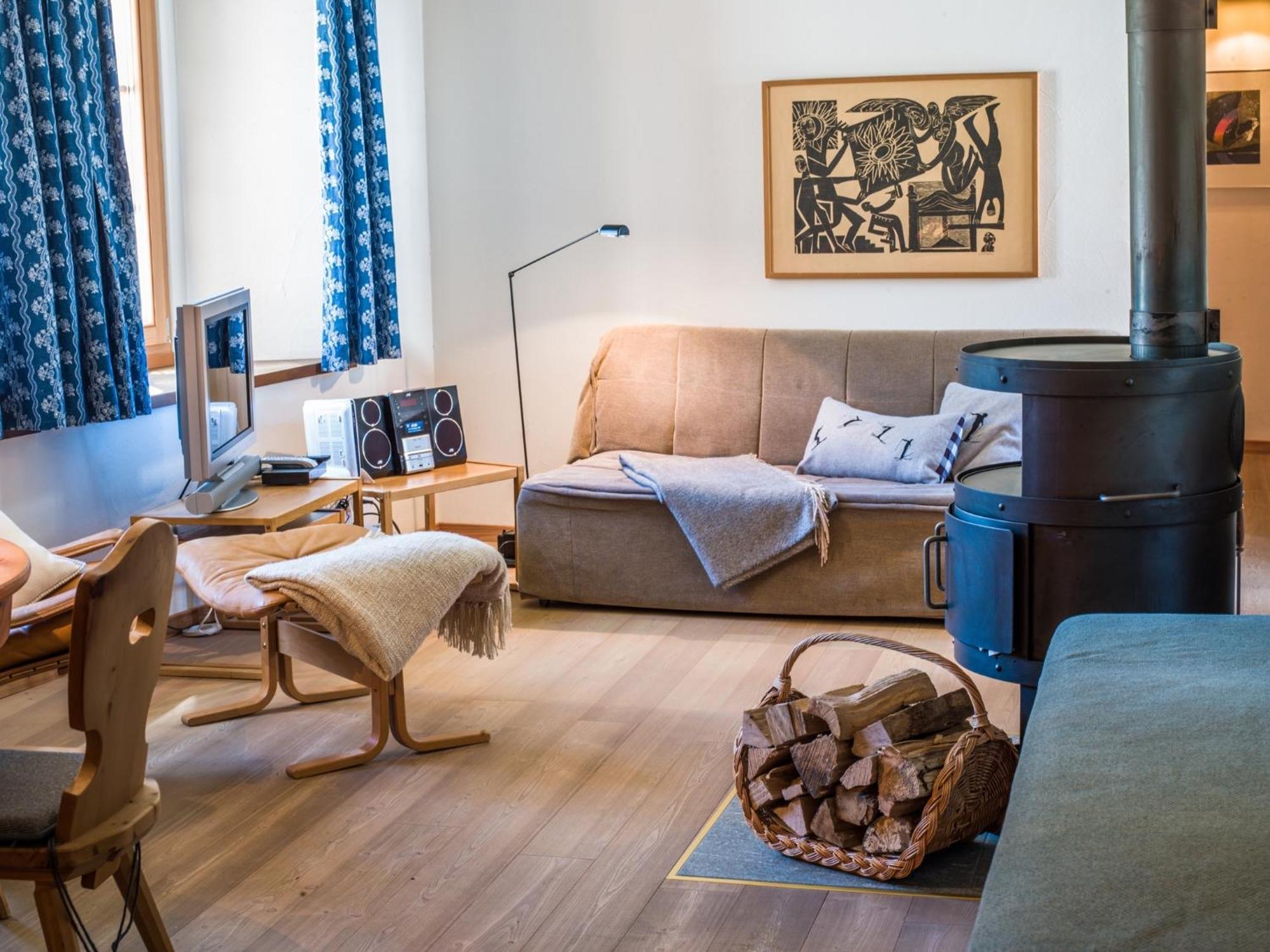 Chesa Michel Apartamento Bever Quarto foto